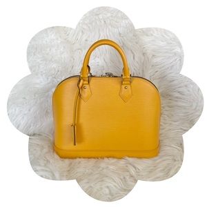 🍂💛Louis Vuitton💛🍂 Epi Alma Mimosa Yellow